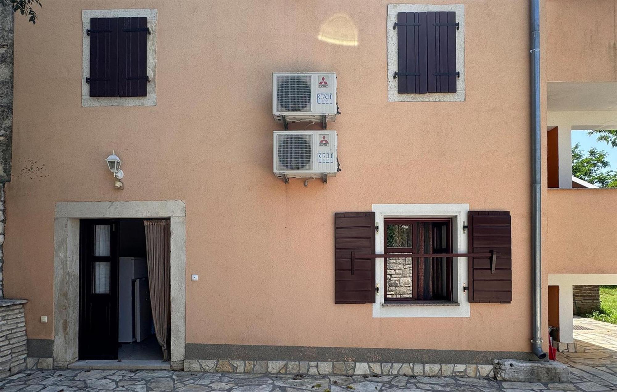 Nice Apartment In Bale With Wifi Extérieur photo