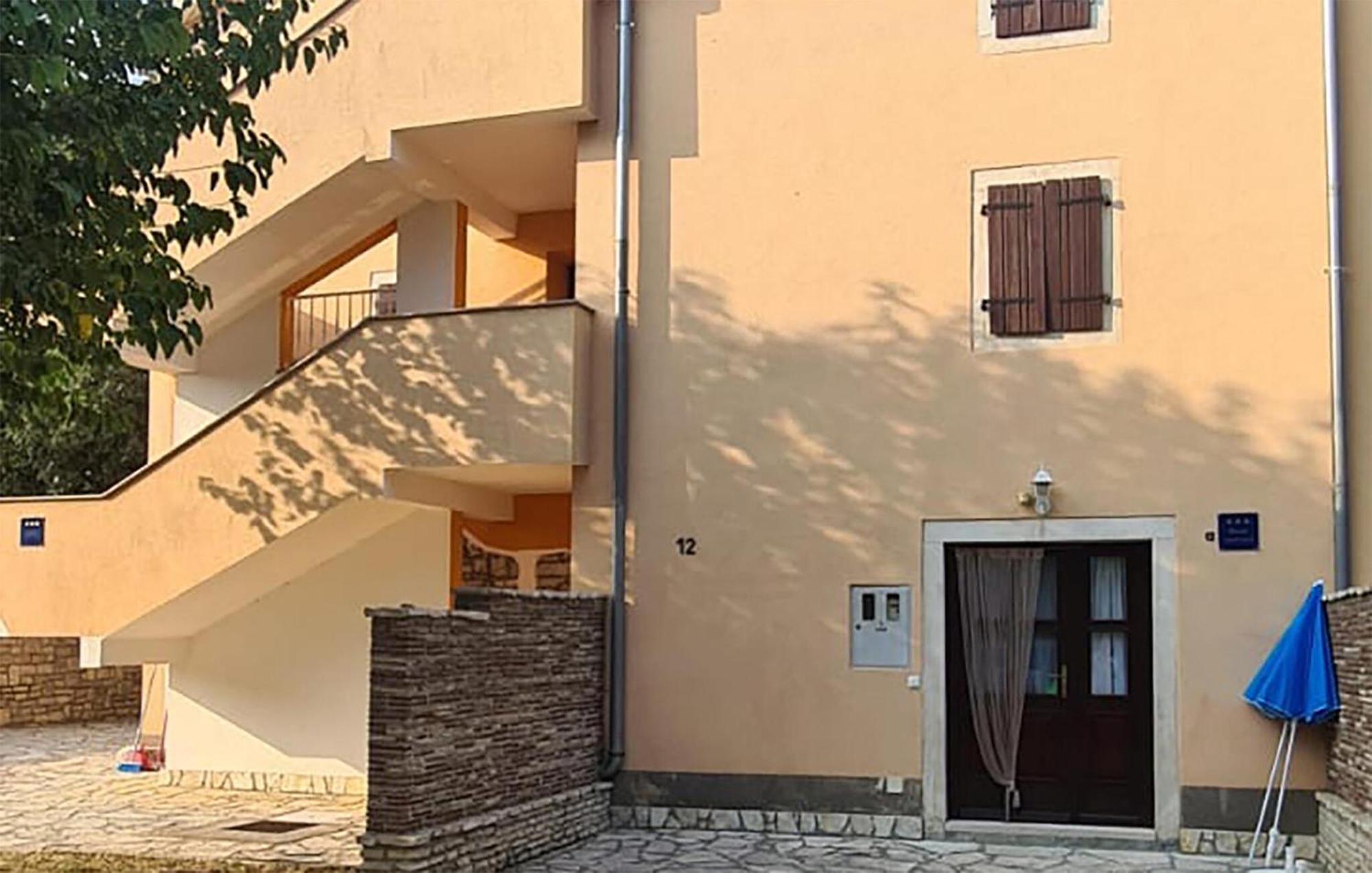 Nice Apartment In Bale With Wifi Extérieur photo